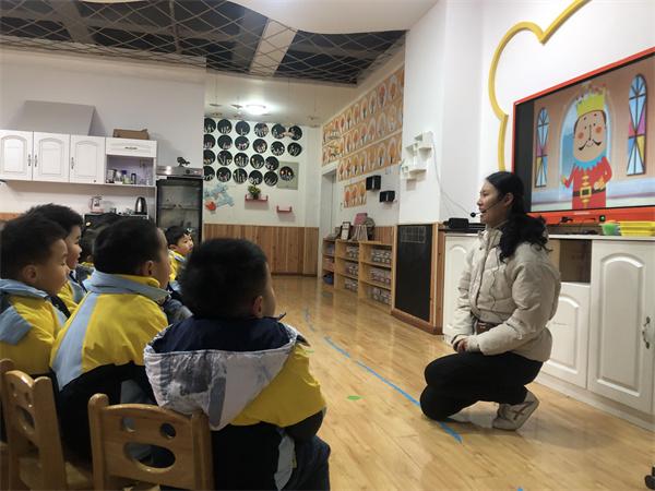如何培养中班幼儿融入集体(育儿分享——孩子在幼儿园不合群)