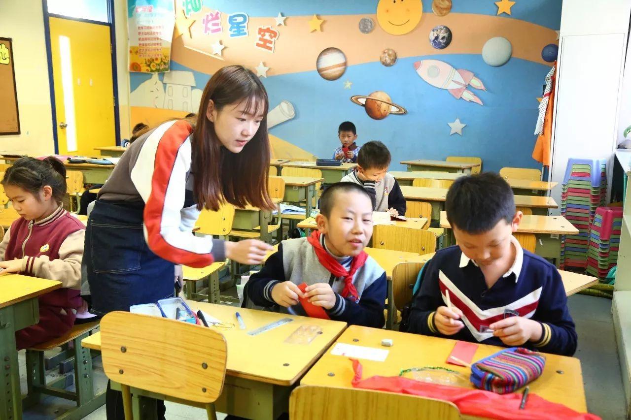 在家如何养成学习习惯(小学生必做三件事，比补课强100倍！)