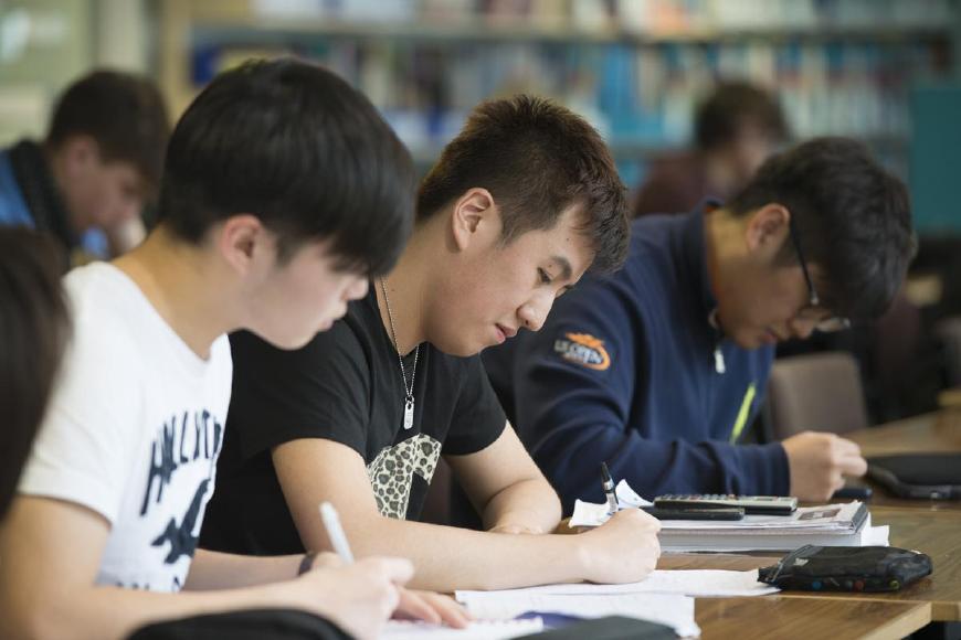 孩子英语高分的原因是什么(初一学生考托福1016，家长揭秘最高效学习方法！)