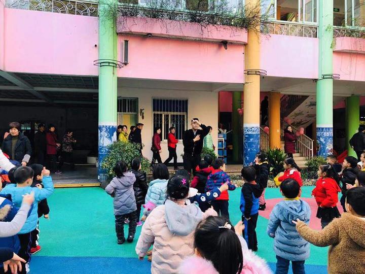 如何培养中班幼儿融入集体(不怕被拒绝！教你快速融入新团体的方法！)