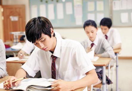 怎么背诵历史技巧高中课文(高考状元分享：学会这五个方法，成绩翻倍！)