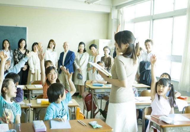 怎么增加学语文兴趣(颠覆式大语文教材，让孩子爱上学！)