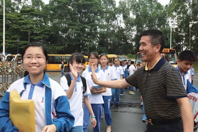 子女怎么才能参加中考考试(初中家长擅选学校，结果中考无望，揭秘海南转学陷阱！)