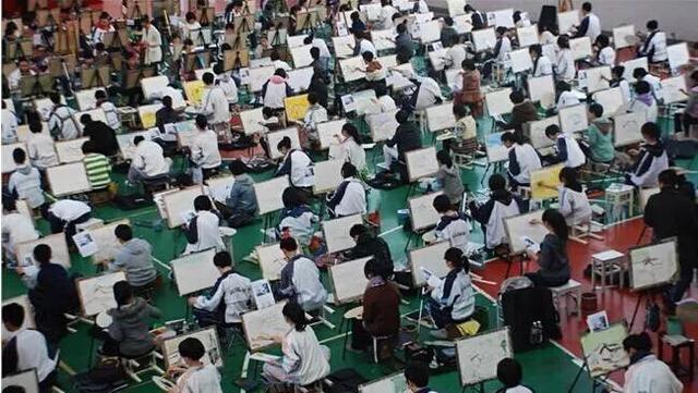 高二高考能考哪些(高二生必看：高考必备科目一览)