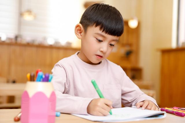 小孩的学习方法有哪些(十个简单方法让孩子学习成绩飙升)