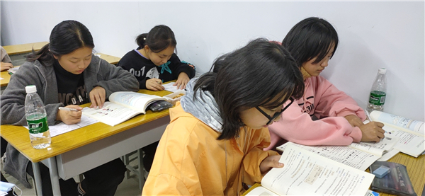 中考作文如何快速下笔(中考作文中快速下笔的建议)