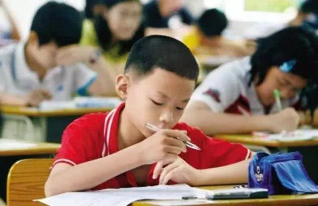假期中孩子学习态度怎么样(学霸和学渣三点不同之处)