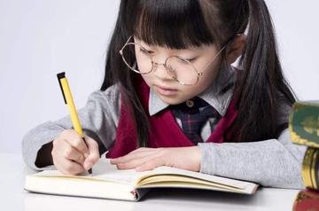 如何培养孩子的独立性(培养独立性的策略)