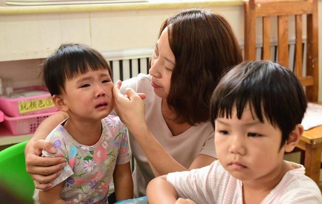 孩子入园焦虑怎么办(减轻入园焦虑的技巧)