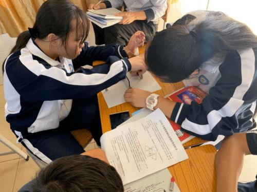 如何提高自信(增强自信心的策略)